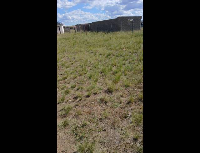 2 BEDROOM HOUSE FOR SALE IN MAFAHLAWANE